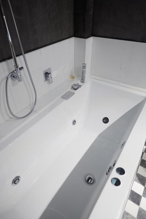 Veritas Boutique Art Hotel Бер Екстериор снимка